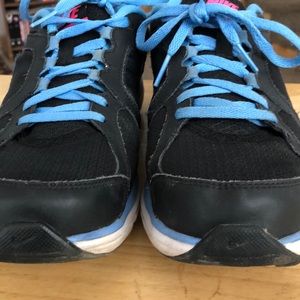 Nike dual fusion women’s shoes